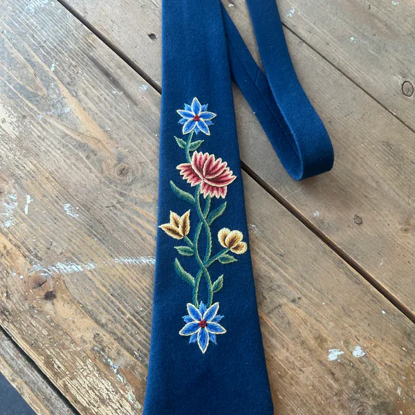 Hovedbilde Slips materialpakke, Nordlandsbunad.