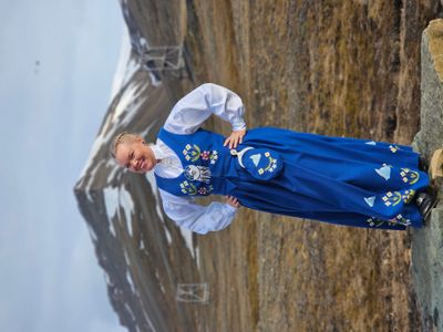 Brodert og montert Svalbardbunad Dame
