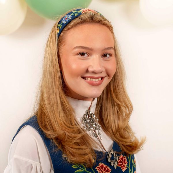 Hovedbilde Brodert og montert Nordlandsbunad Dame